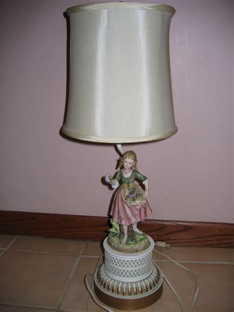 Vintage Victorian Lady Porcelain Figurine Entry Table Lamp Lighting