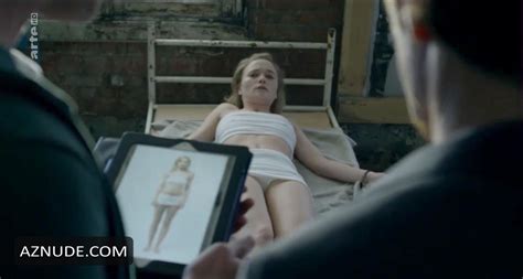 CHLOE PETIT Nude AZNude