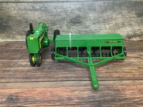 1 16 Scale Ertl John Deere 2 Items Aumann Auctions Inc