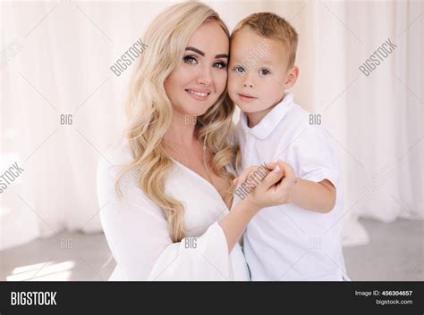 Beautiful Pregnant Image And Photo Free Trial Bigstock