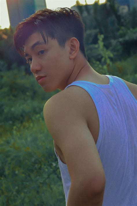 Hot Boy H Ng Kh Ng M I N I H T Fans Nh V P T Nhi N Gi N D M P