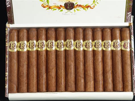 Vegas Robaina Famosos 2015 Dress Box Of 25 Cigars 277