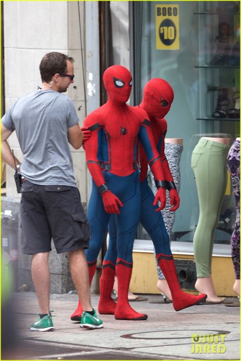 Photo Spider Man Swings Into Action On Set 10 Photo 3704534 Just Jared