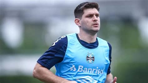 Saiba como estão as situações de Kannemann Pepê e Fábio no Grêmio