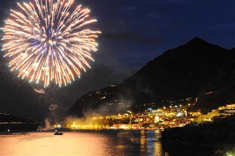 Il Calendario Dei Fuochi Dartificio Sul Garda Gardapost