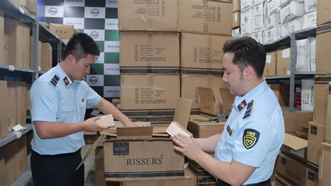 Chân dung hot Tiktoker Phan Thuỷ Tiên liên quan 10 000 chai nước hoa nghi nhập lậu