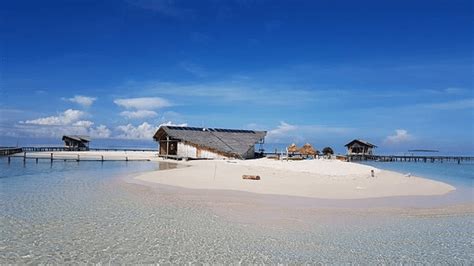 Plage de Olele En Indonésie voyage sur mesure Archipel 360