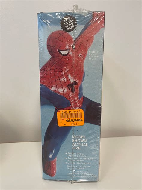 Mpc Snap Together Spider Man Model Kit Clings To The Wall Eyes Glow In