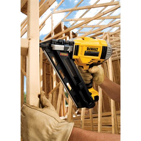 Dewalt Dcn692b 20v Max Cordless 30 Degree Paper Collated Framing Nailer