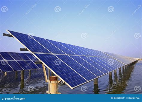 Pannelli Fotovoltaici Solari E Generazione Di Energia Solare