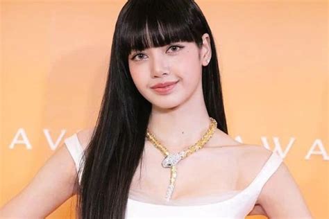 BLACKPINKs Lisa Shocked Everyone With Hot Pictures