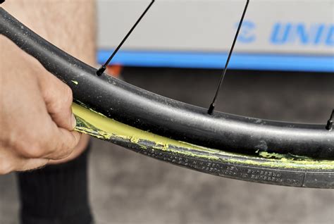 how to change a tubeless tyre