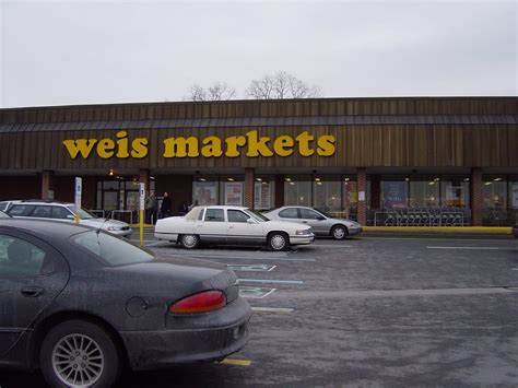 Weis Markets Bakery - CLOSED - Bakeries - 300 Lincoln Ave, East ...