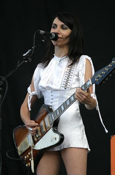 PJ Harvey 11 Temmuz 2001 Harbiye Açıkhava Arızalılar Kulübü