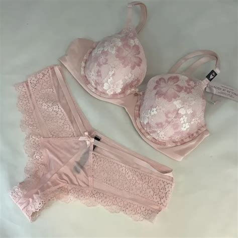 Reggiseno E Mutandine Bikini Rosa Victoria S Secret Body Di Victoria