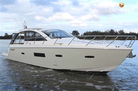 SEALINE SC42 motor yacht for sale | De Valk Yacht broker