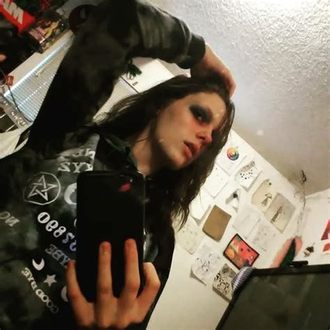 It S A Lesbian Who S Never Had Sex With A Man