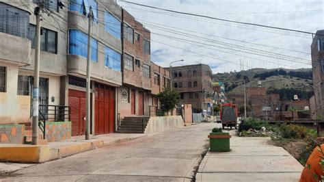 Vecinos Del Barrio Vallecito Denuncian Que EMSA Puno Abastece De Agua