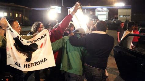 Los Etarras Azkargorta Y Mirena Salen De La C Rcel De Zuera