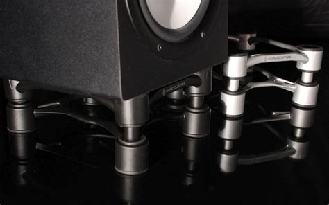IsoAcoustics Aperta 200 Zwart • Botman Sound & Vision