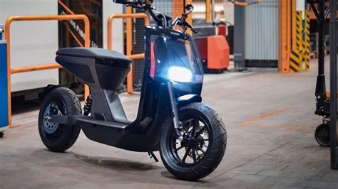 Este Scooter El Ctrico Est Hecho Con Materiales Reciclables As Es