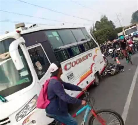 Gran Congesti N Vehicular En La V A Funza Siberia Motociclista