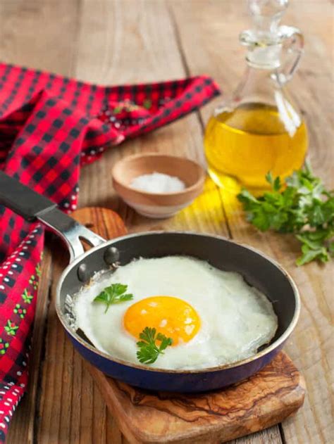 Making Fried Eggs Easy Ways To Keep It From Sticking