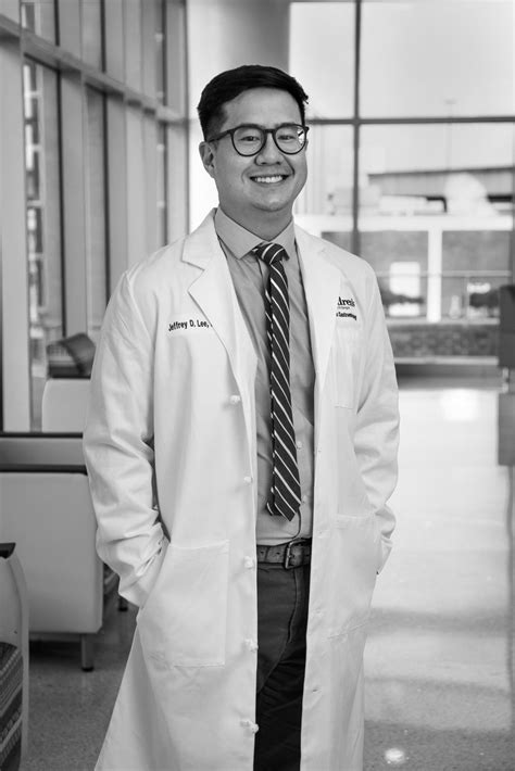 Meet Our Doctors – Dr. Jeffrey Lee - HealthScope® Magazine