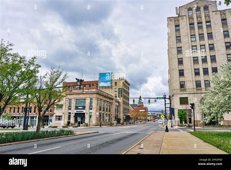 Downtown Mansfield Ohio Including The Chase Tower Building Stock Photo