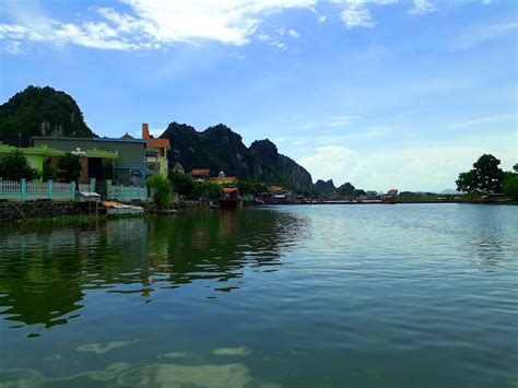 Kenh Ga Floating Village Ninh Binh Private Tour