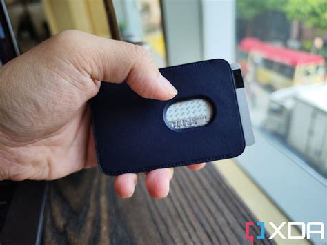 Apple iPhone Leather Wallet with MagSafe Review: Good to store a few ...