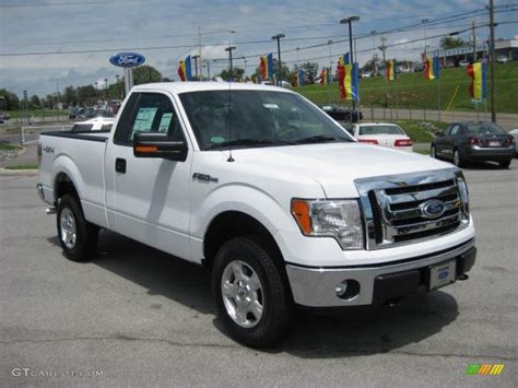 Oxford White 2011 Ford F150 XLT Regular Cab 4x4 Exterior Photo