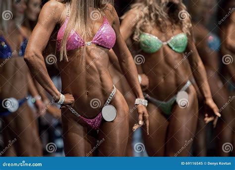 Competencia Del Bikini De La Aptitud Imagen De Archivo Imagen De