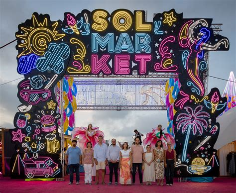Solmarket se inaugura en Los Alcázares con el tradicional encendido del