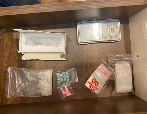 Bắt hot girl mạng xã hội bán ma túy