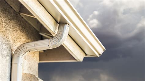 9 Efficient Steps for Rain Gutters Installation - Construction How