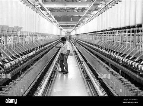 Workers in cotton mill hi-res stock photography and images - Alamy