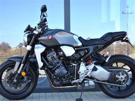 Купить б у Honda CB 1000R инжектор 6 передач в Москве серый naked bike 2018 года на Авто ру ID