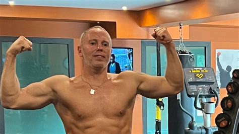 Judge Robert Rinder Shows Off Insane Body Transformation After Carol