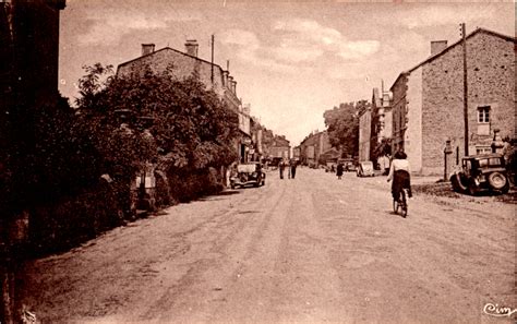 Piégut Pluviers Rue de la Libération Carte postale ancienne et vue