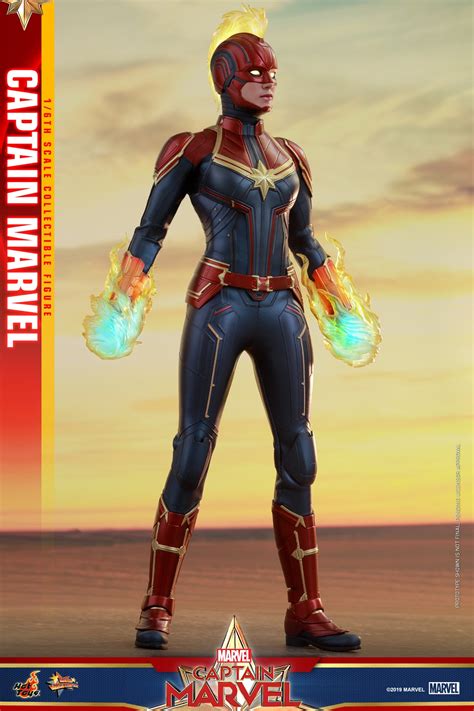 Hot Toys Captain Marvel Collectible Figure Figures