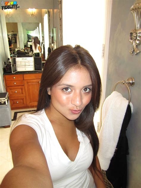 Teen In Distress With Kelly Madison Z BTS IMG Porn