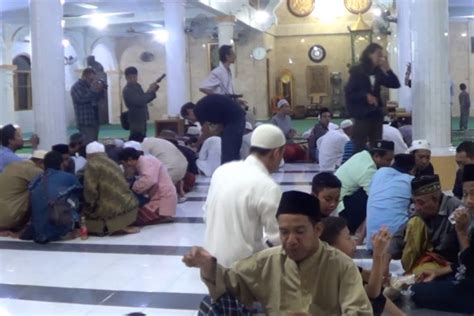 Umat Muslim Di Bali Gelar Tradisi Megibung Antara News