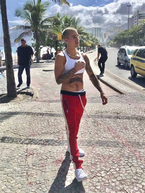 Justin Bieber In Rio De Janeiro Mens Outfits Justin Bieber Legging