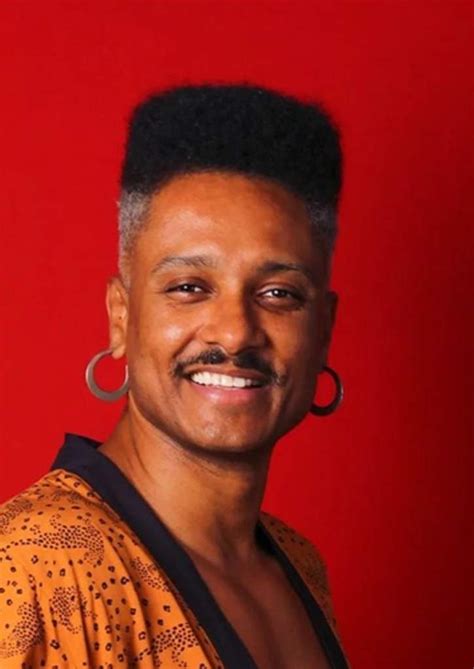 𝐉𝐨𝐫𝐧𝐚𝐥 𝐎𝐡𝐚𝐧𝐚 Ator de Vai na Fé revela que passou por sessão de cura gay e desabafa