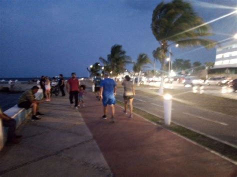 Malecón de Campeche ideal para ver las puestas de sol y hacer