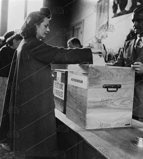 Bureau De Vote Paris Pour Les Lections G N Rales Et Le