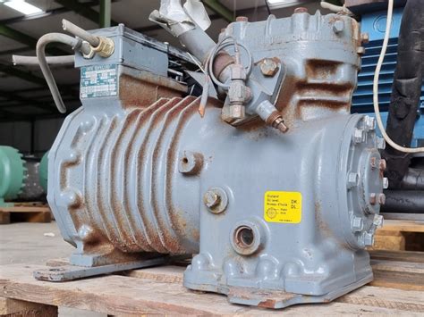 Used DWM DLLF 301 EWL 000 Semi Hermetic Reciprocating Compressor Freon