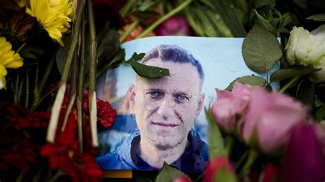 Le Corps Dalexeï Navalny Remis à Sa Mère Plus Dune Semaine Après Sa Mort