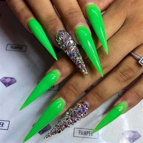 Maja Like Maya Stark On Instagram Sculpted Stiletto Nails Green